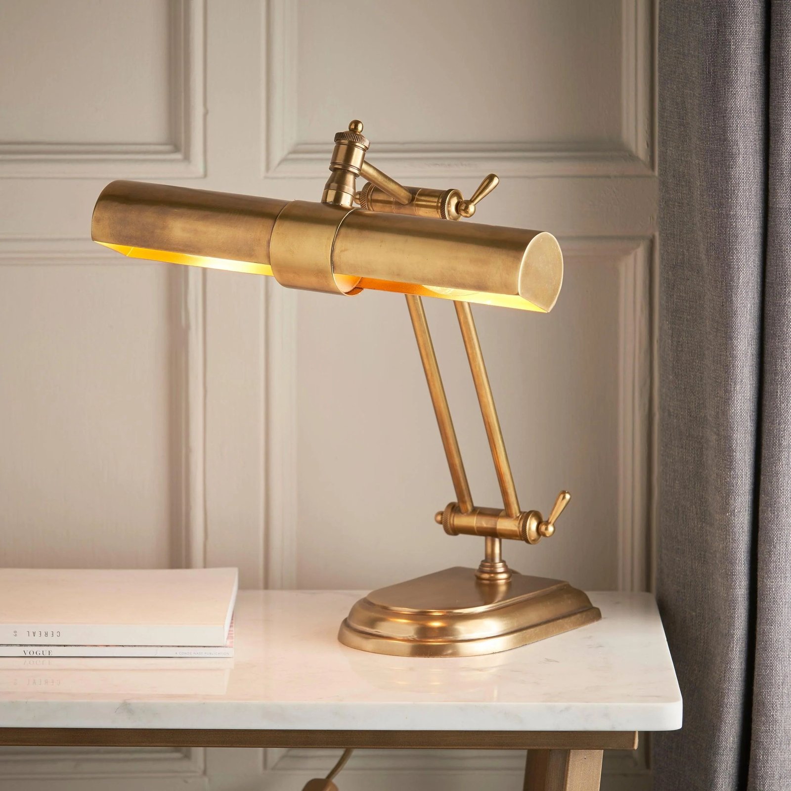 desk lamp